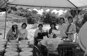 090278-婦人会手作りの昼食